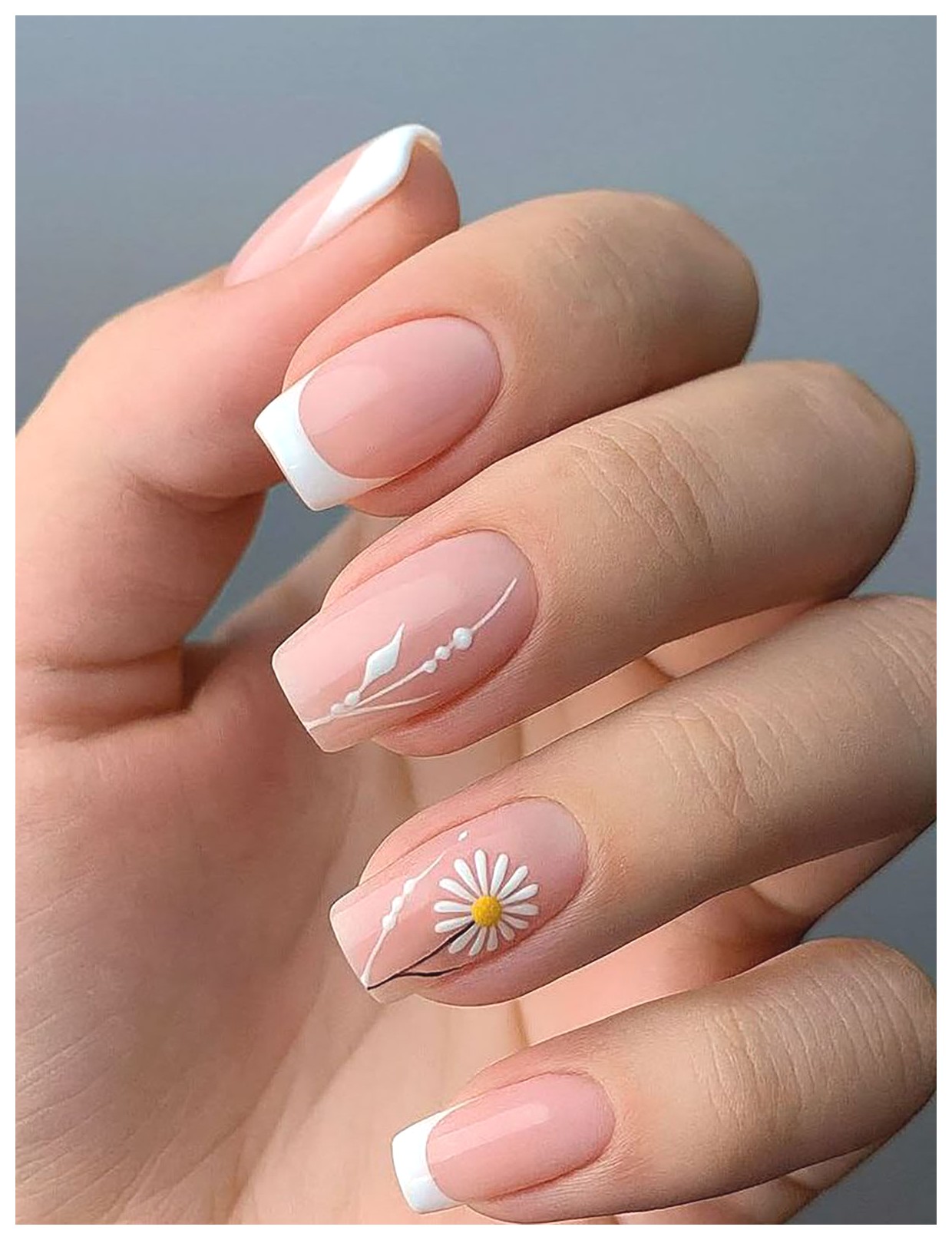 آموزش طراحی ناخن با طرح گل‌های زیبا