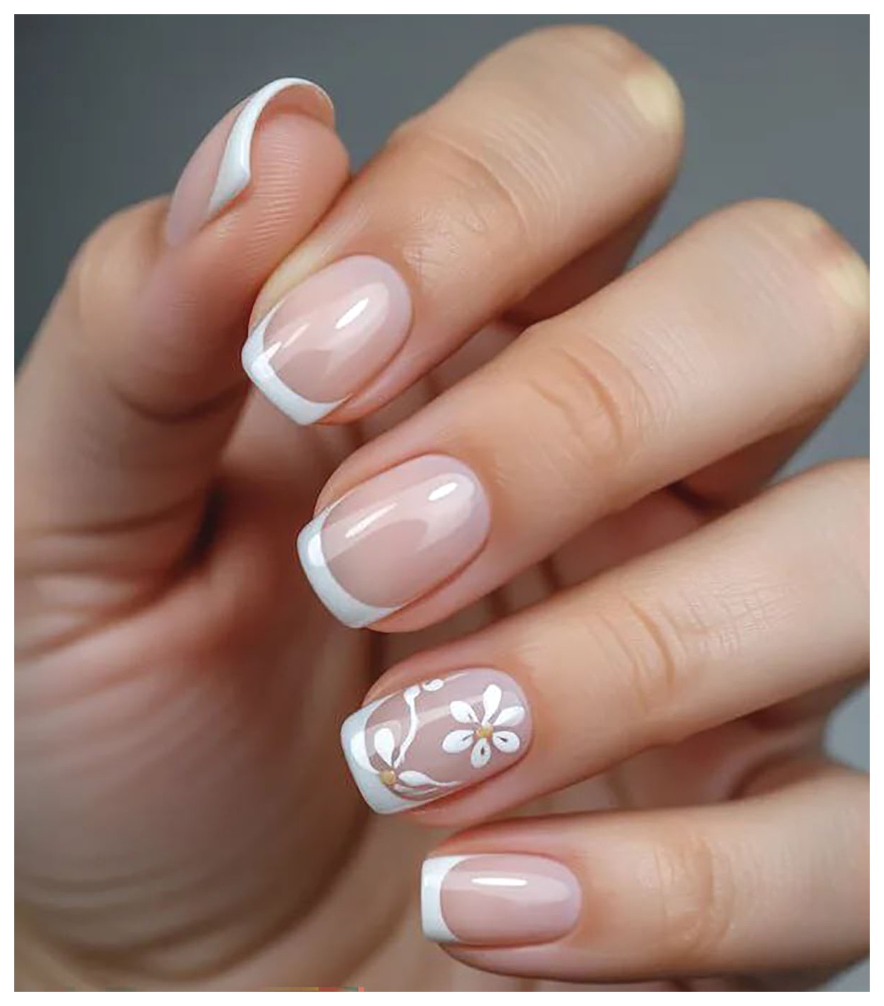 آموزش طراحی ناخن با طرح گل‌های زیبا