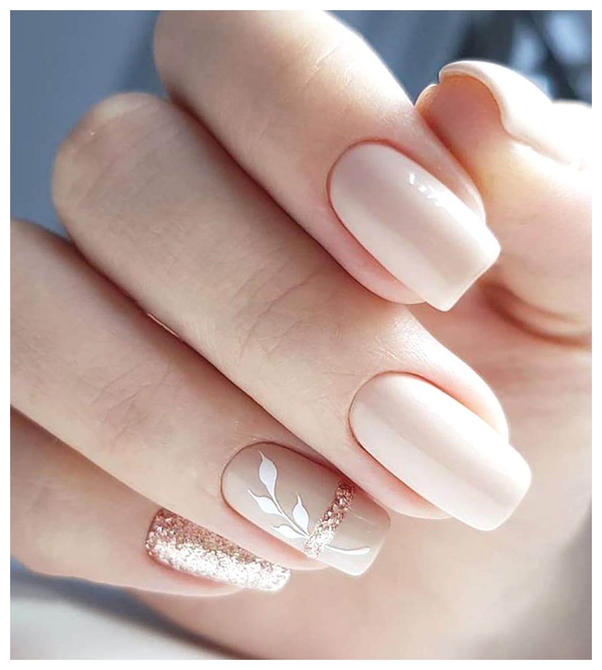 مدلهای جذاب طراحی ناخن سفید برای زیبایی دستها