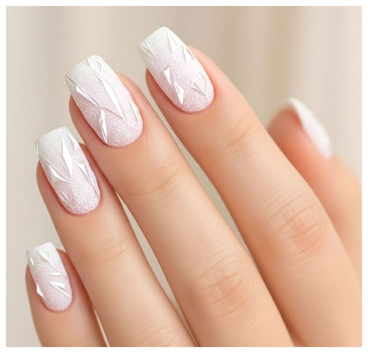 مدلهای جذاب طراحی ناخن سفید برای زیبایی دستها