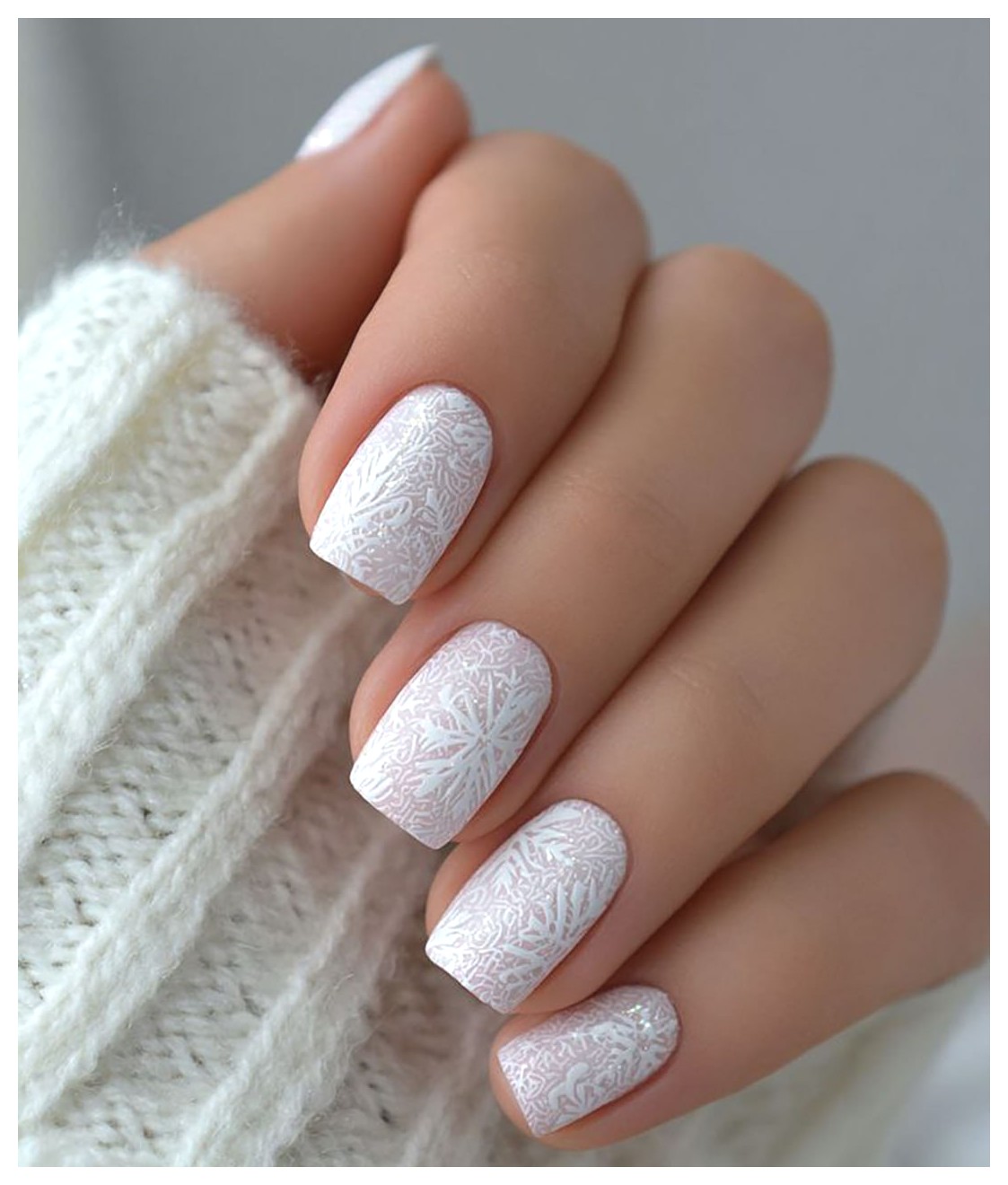 مدلهای جذاب طراحی ناخن سفید برای زیبایی دستها