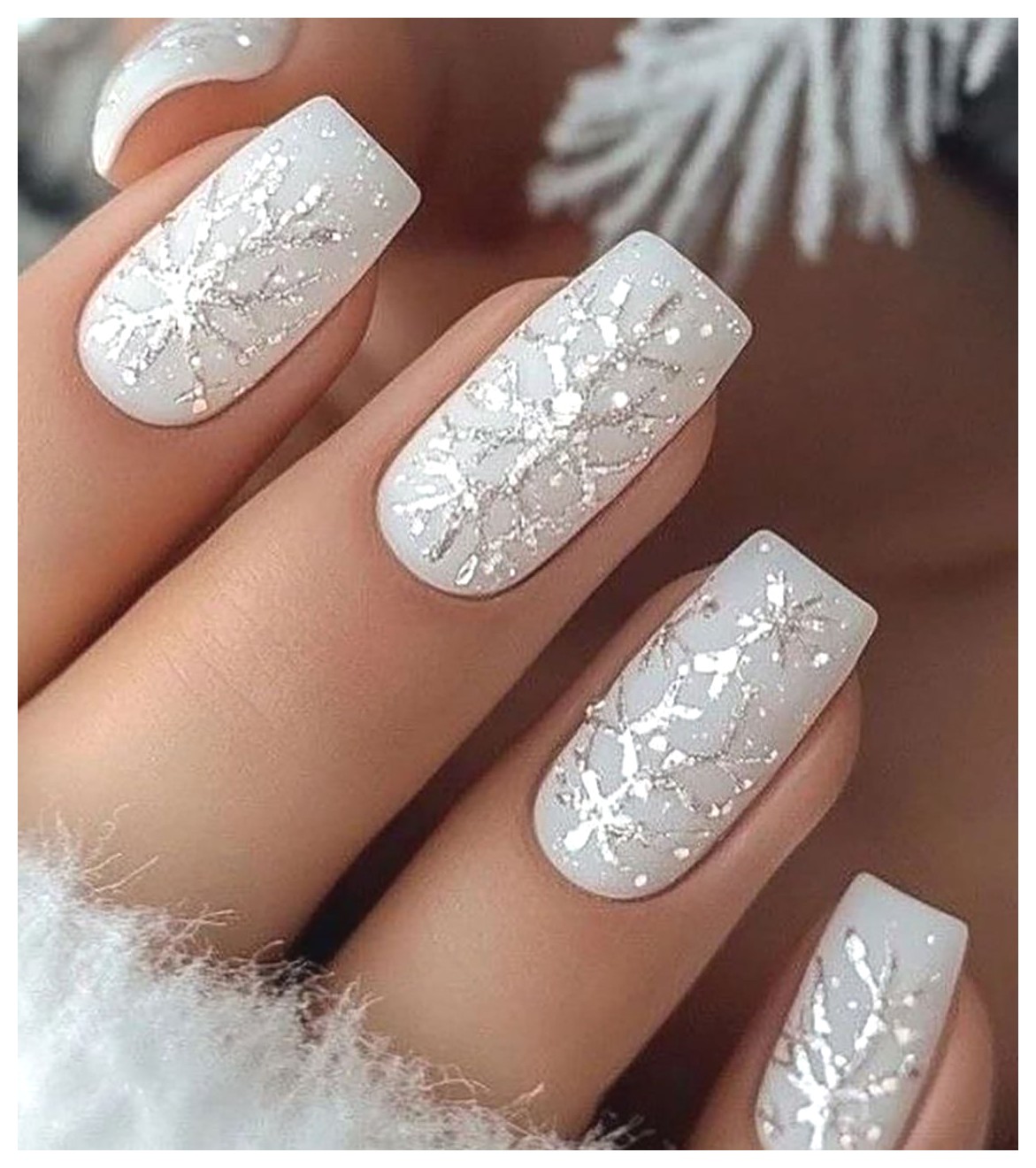 مدلهای جذاب طراحی ناخن سفید برای زیبایی دستها