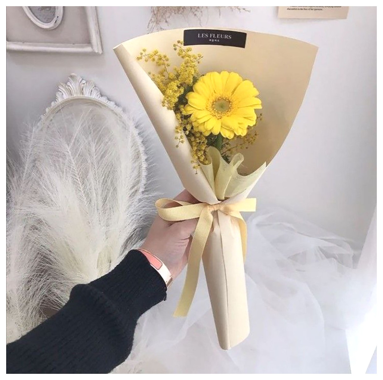 تزیین گل با تک شاخه: راهنمای کامل و ایدههای خلاقانه