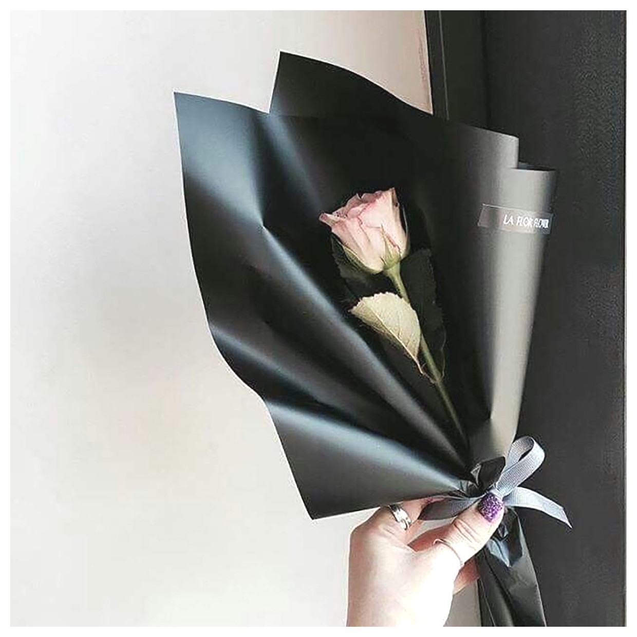 تزیین گل با تک شاخه: راهنمای کامل و ایدههای خلاقانه