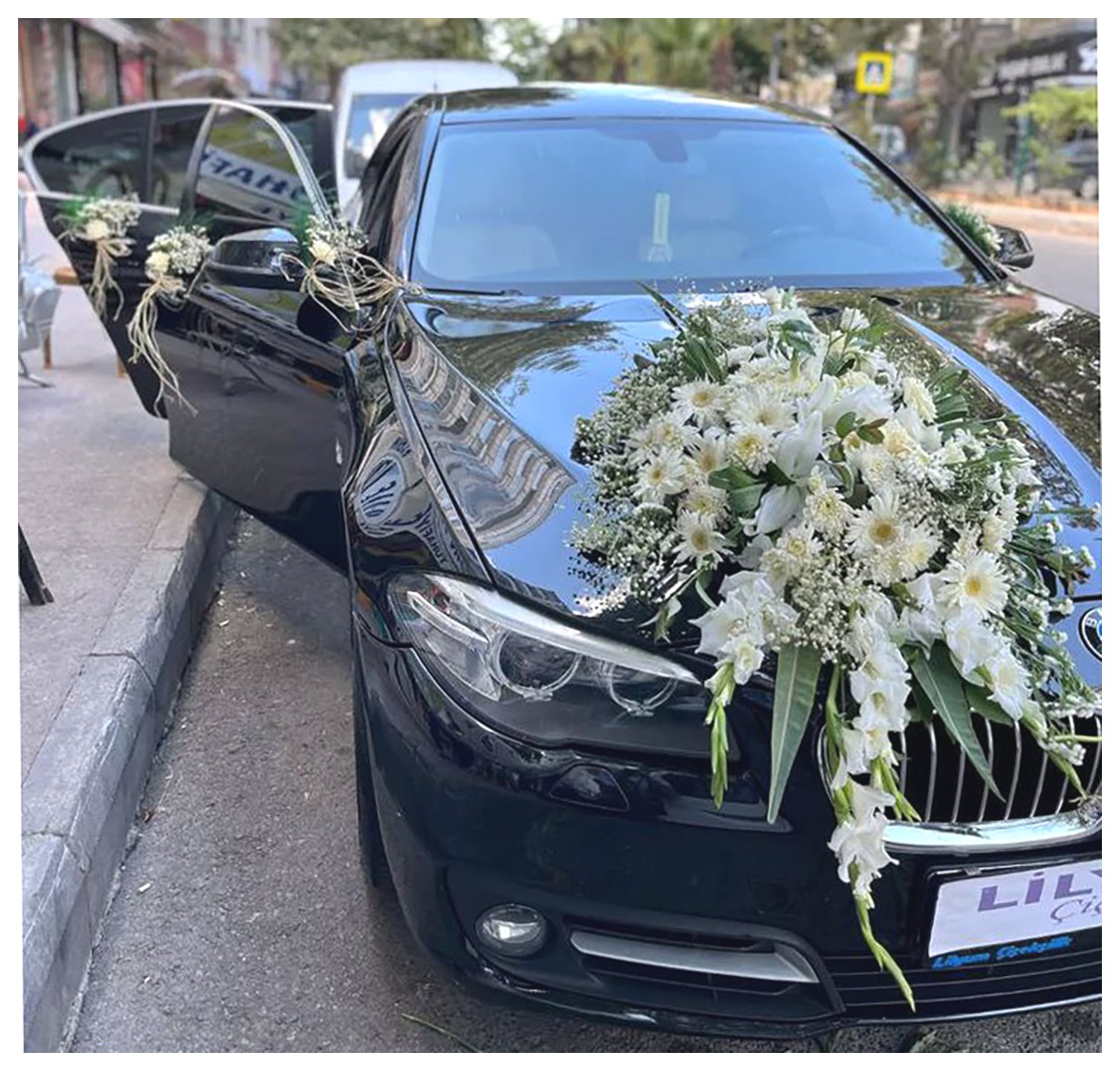 تزیین ماشین عروس: ایدههای خلاقانه و جذاب