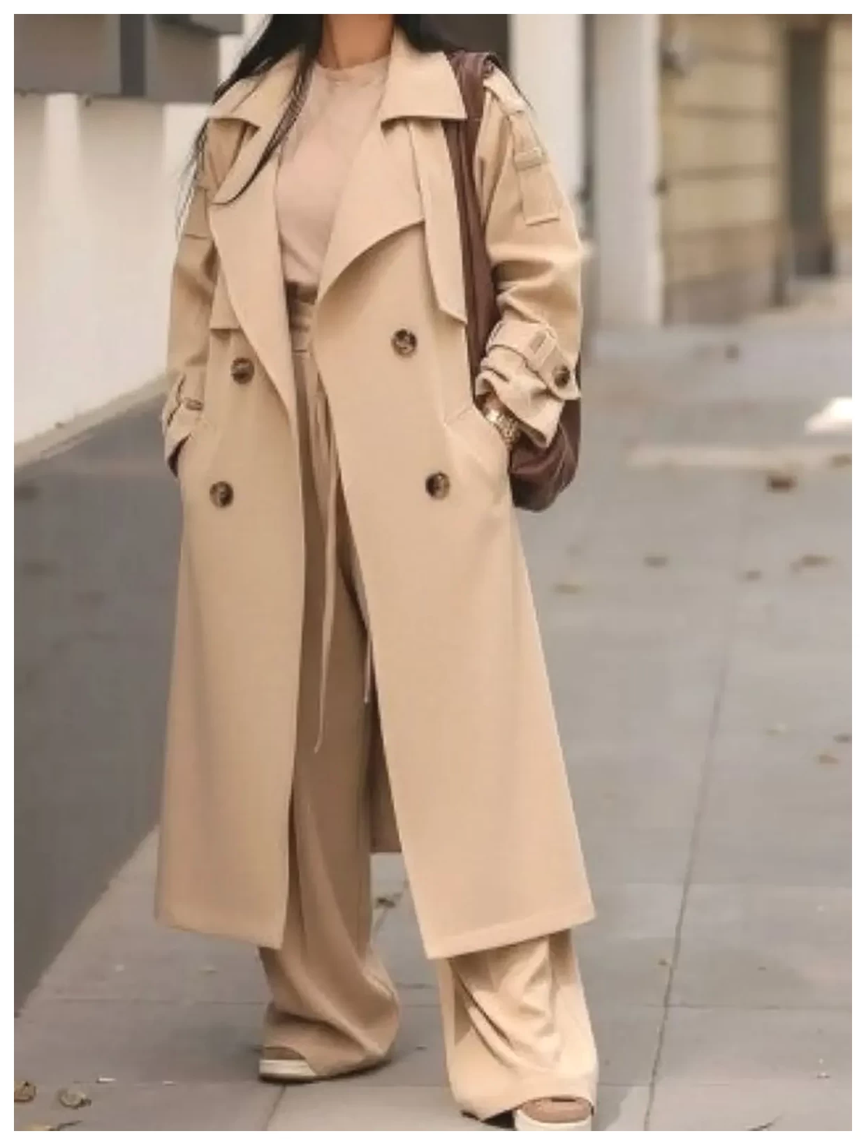 بارونی شیک: راهنمایی برای انتخاب لباس‌های بارانی مدرن