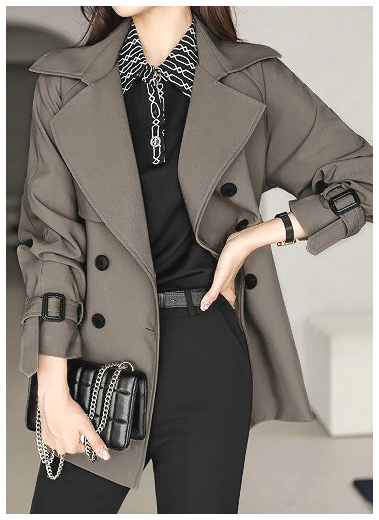 بارونی شیک: راهنمایی برای انتخاب لباس‌های بارانی مدرن