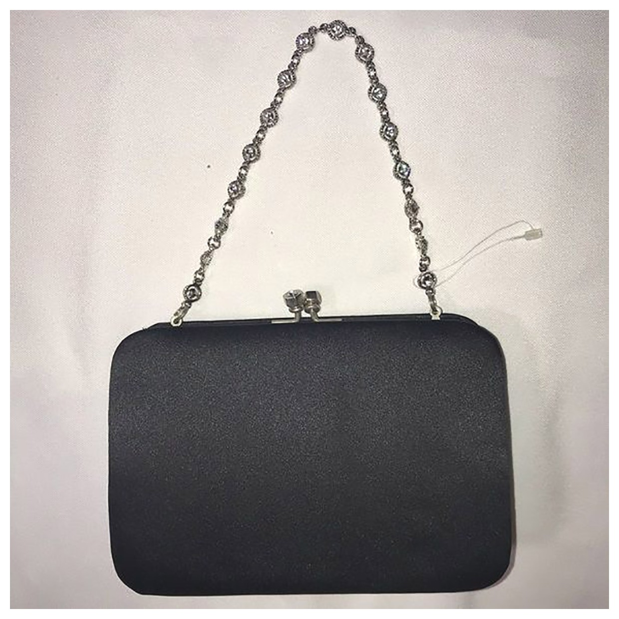 کیف شب مشکی: انتخابی شیک و جذاب برای مهمانی‌ها