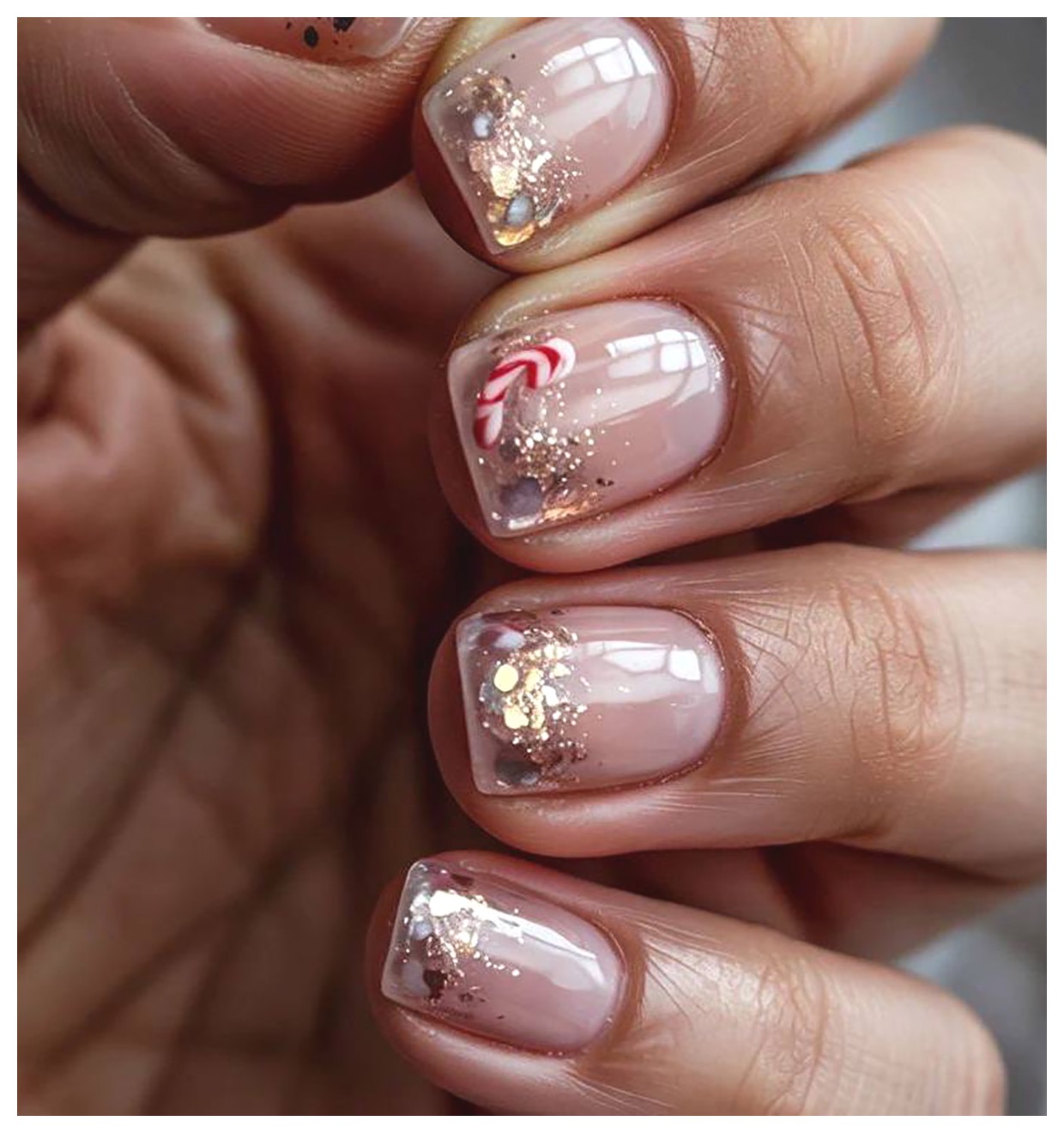 طراحی ناخن کریسمس: ایدههای زیبا و خلاقانه برای جشنهای سال نو