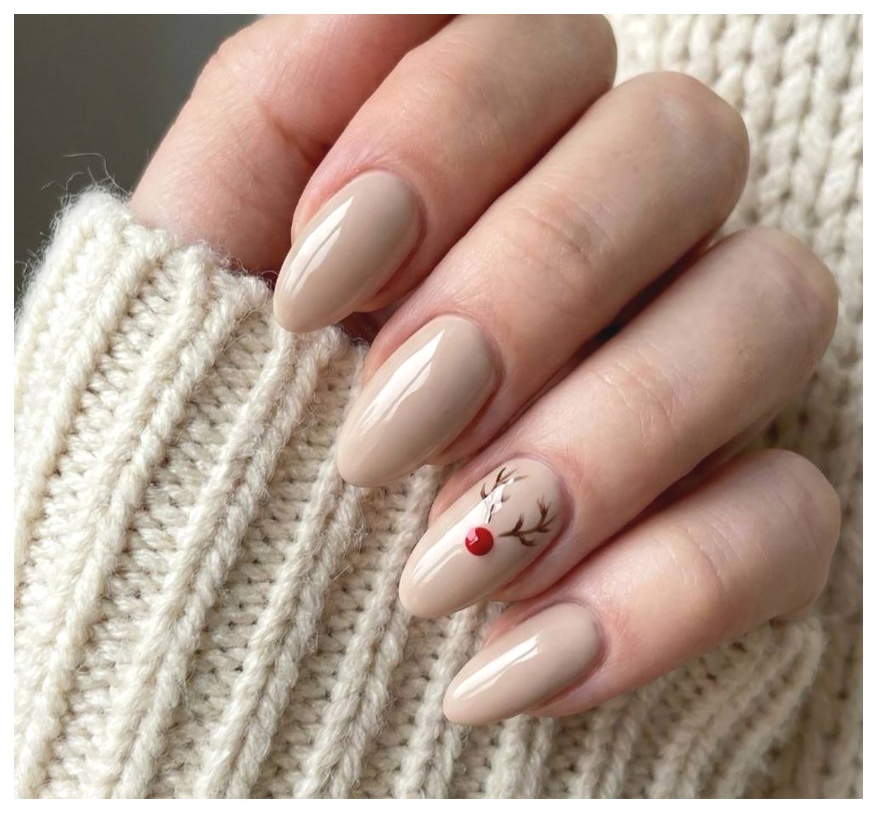 طراحی ناخن کریسمس: ایدههای زیبا و خلاقانه برای جشنهای سال نو