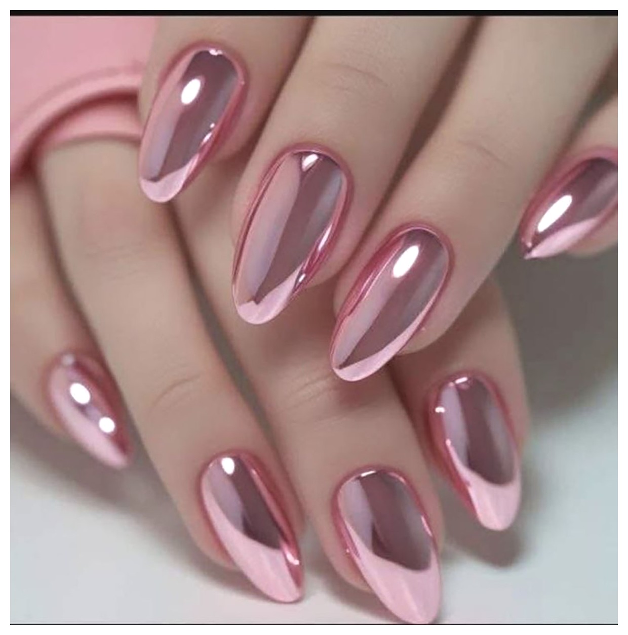 دیزاین ناخن صورتی: ایدههای زیبا برای طراحی ناخنهای شما