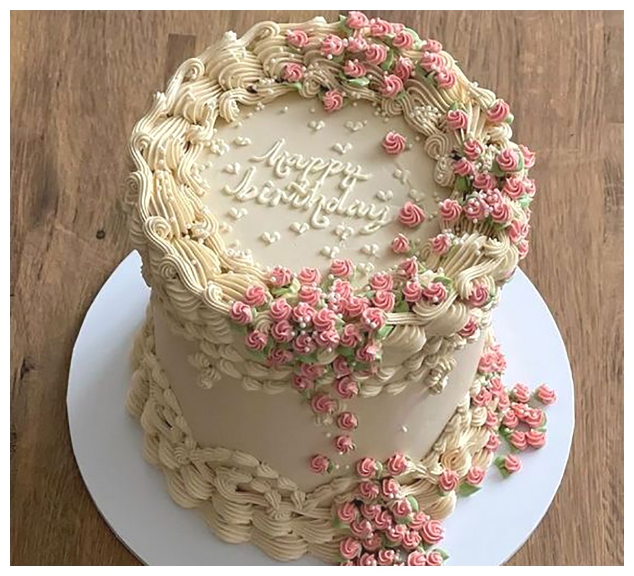 کیک تولد فانتزی: ایدههایی شگفتانگیز برای جشن تولد شما