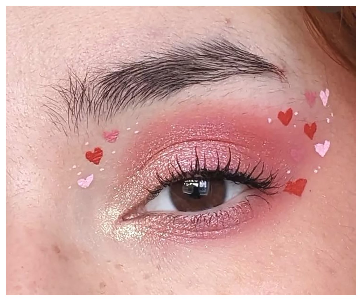 راهنمای کامل استفاده از سایه چشم فانتزی