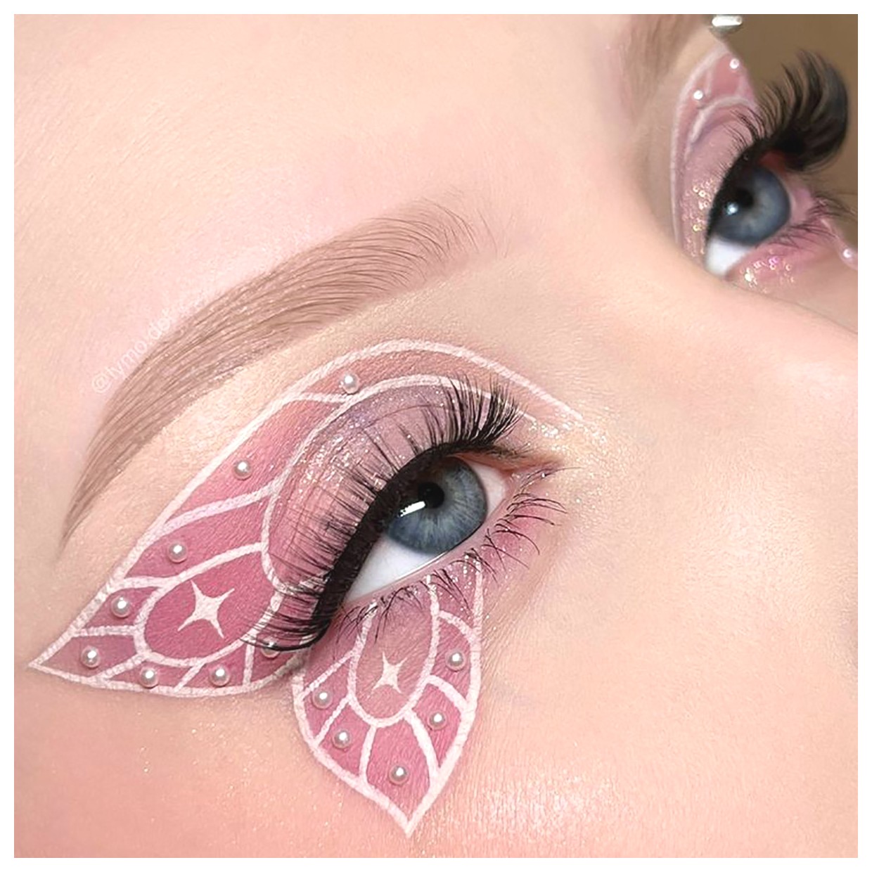 راهنمای کامل استفاده از سایه چشم فانتزی