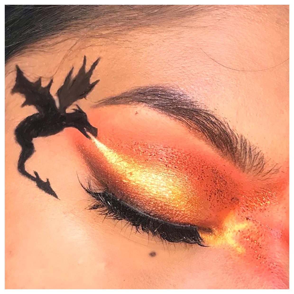 راهنمای کامل استفاده از سایه چشم فانتزی