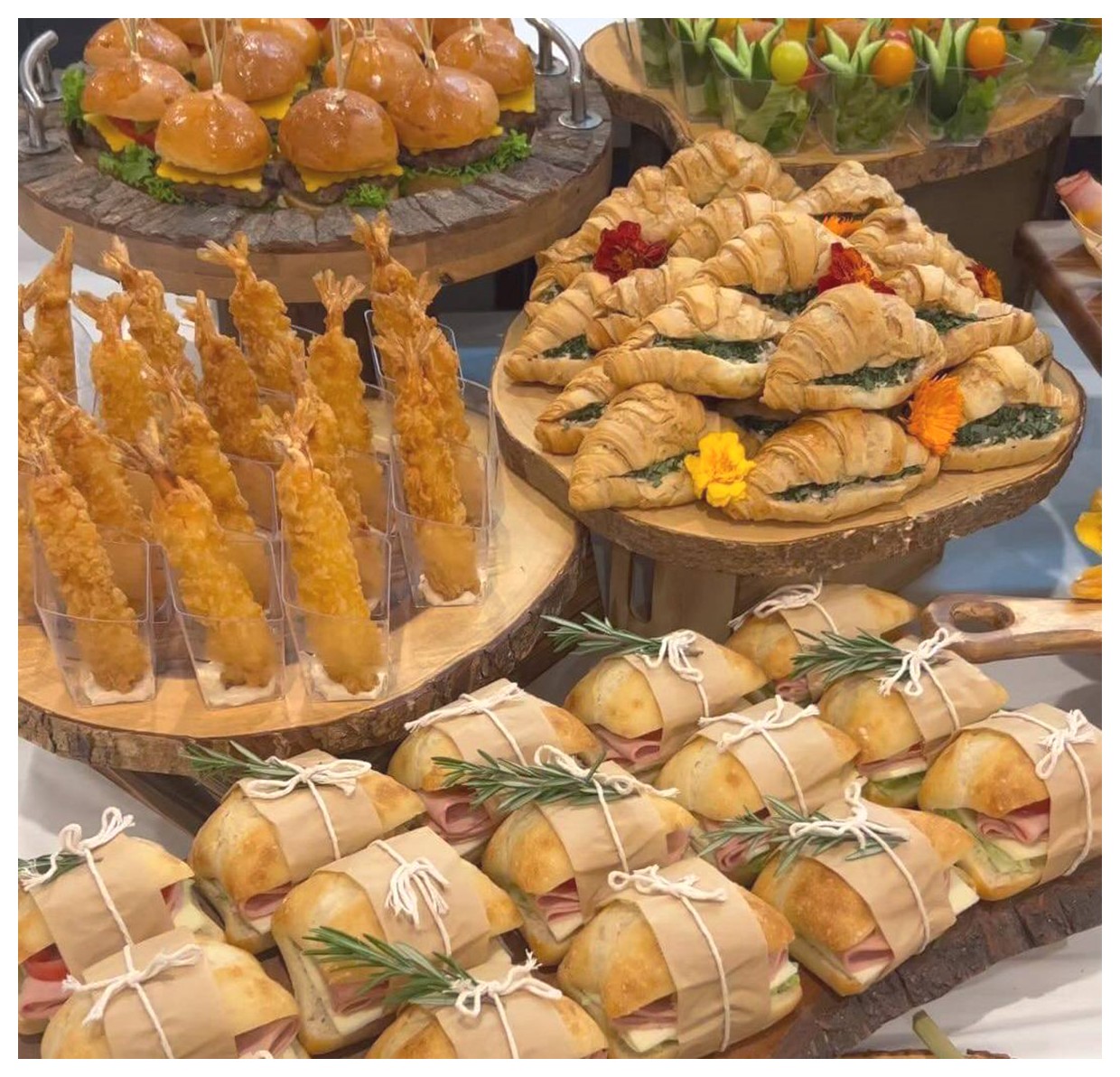 غذاهای انگشتی خوشمزه برای مهمانیها | ایدههای جذاب برای پذیرایی