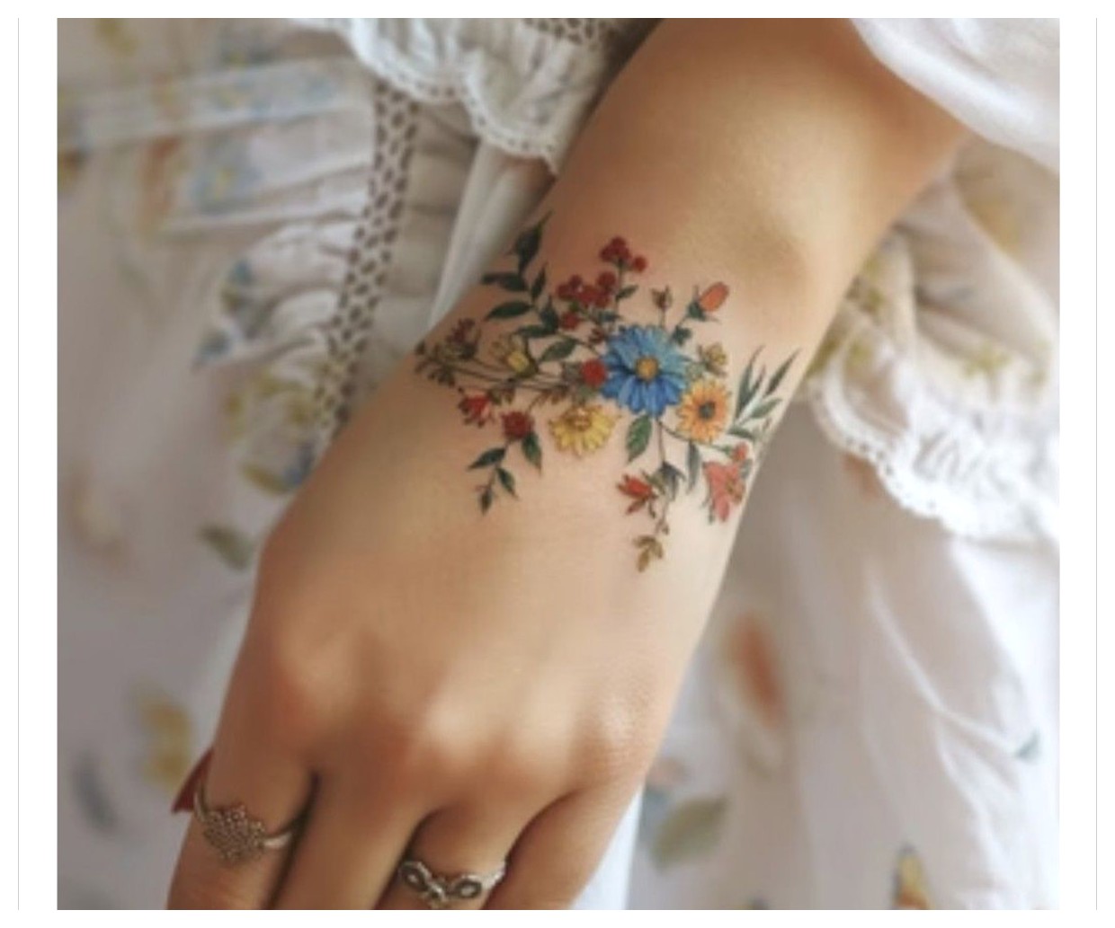 طراحی تاتو گلدار: زیبایی و خلاقیت در هنر بدن