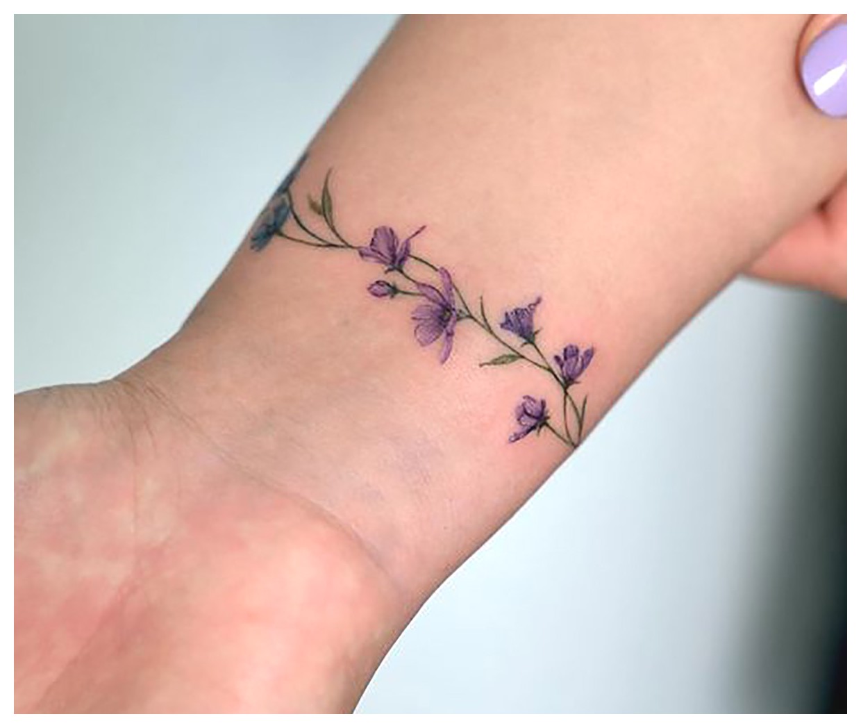 طراحی تاتو گلدار: زیبایی و خلاقیت در هنر بدن