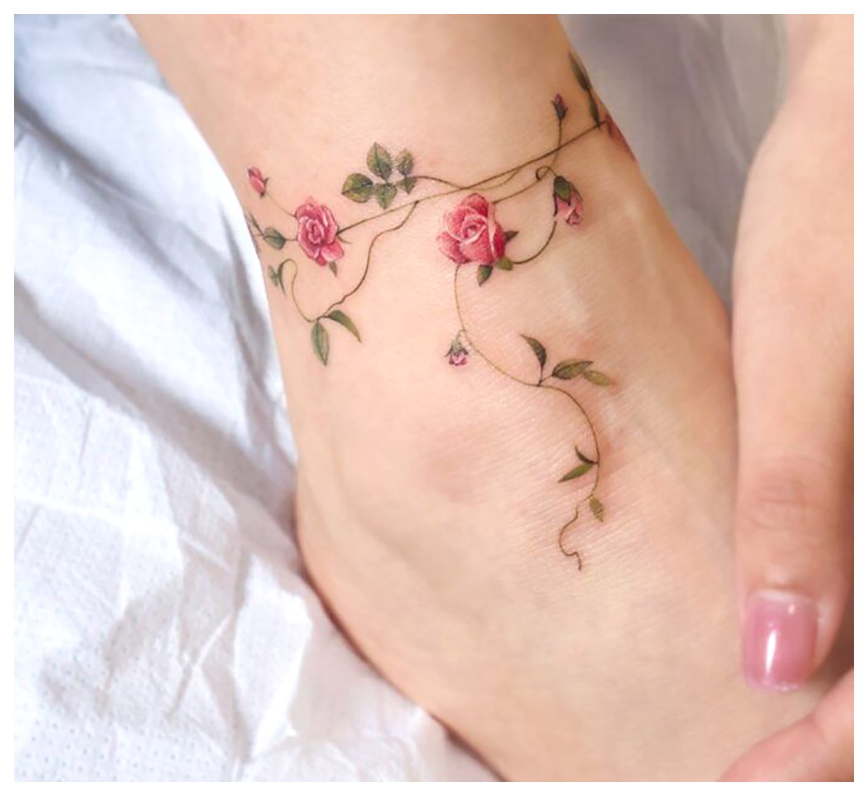 طراحی تاتو گلدار: زیبایی و خلاقیت در هنر بدن