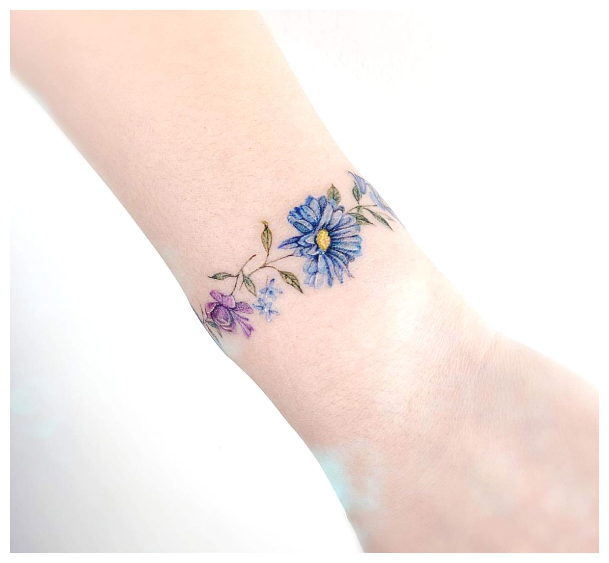 طراحی تاتو گلدار: زیبایی و خلاقیت در هنر بدن