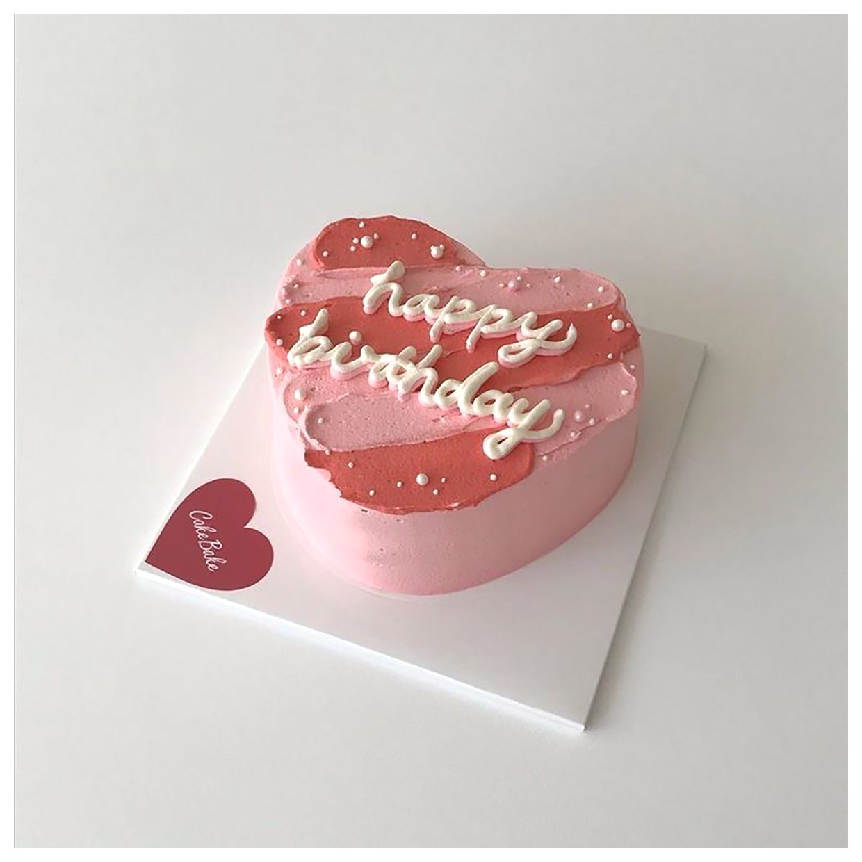 طرز تهیه کیک تولد قلبی: یک شیرینی خاص برای جشن‌ها