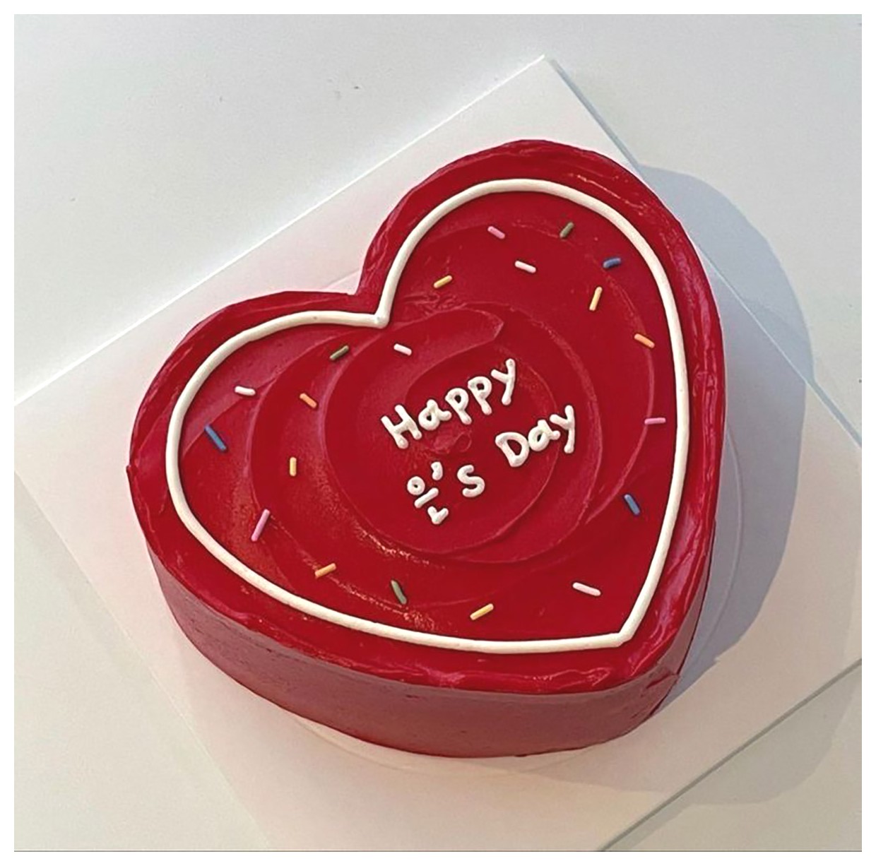 طرز تهیه کیک تولد قلبی: یک شیرینی خاص برای جشن‌ها