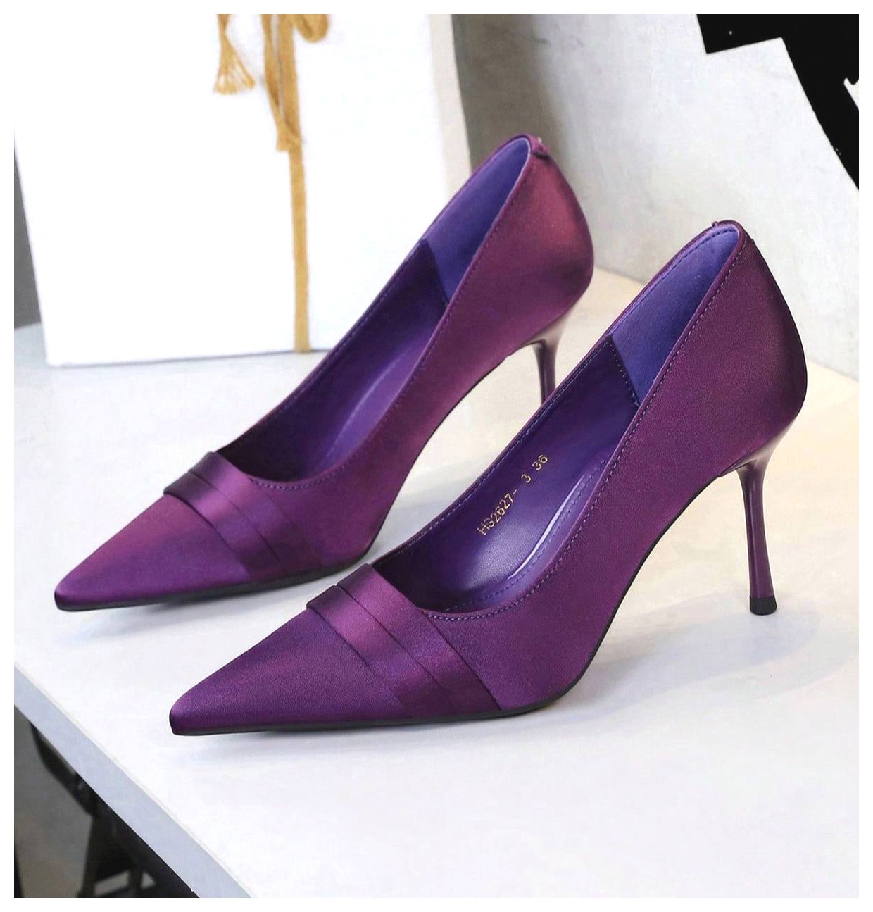 کفشهای شب رنگی بنفش: انتخابی شیک و جذاب برای مهمانیها