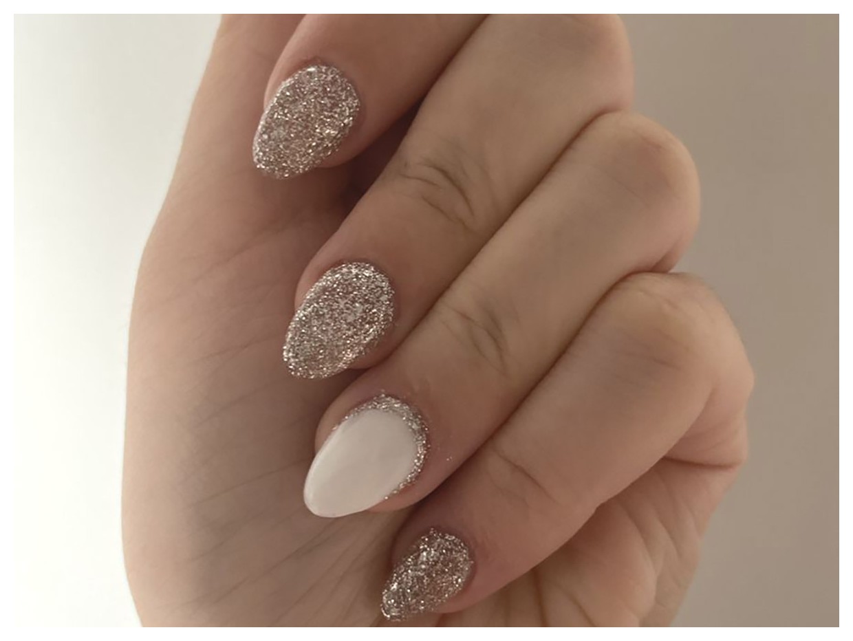 طراحی ناخن شیمری: زیبایی و جذابیت در دستان شما