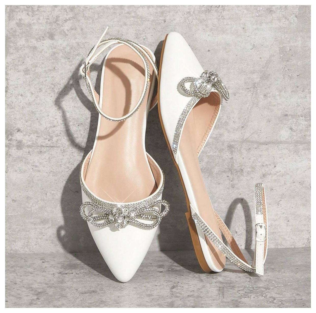 کفشهای سفید با پاپیون: انتخابی شیک و جذاب برای هر استایل