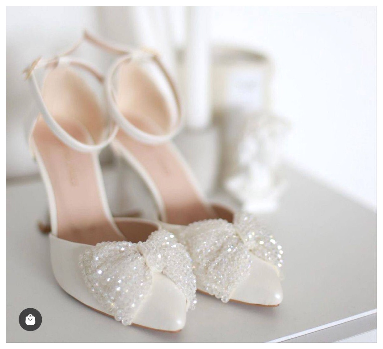 کفشهای سفید با پاپیون: انتخابی شیک و جذاب برای هر استایل