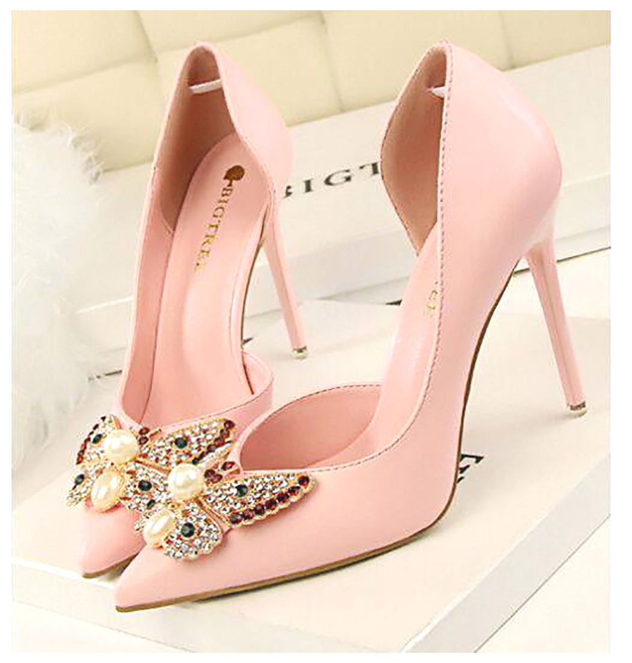 مدل‌های شیک کفش‌های پاشنه‌بلند زنانه برای مهمانی‌ها