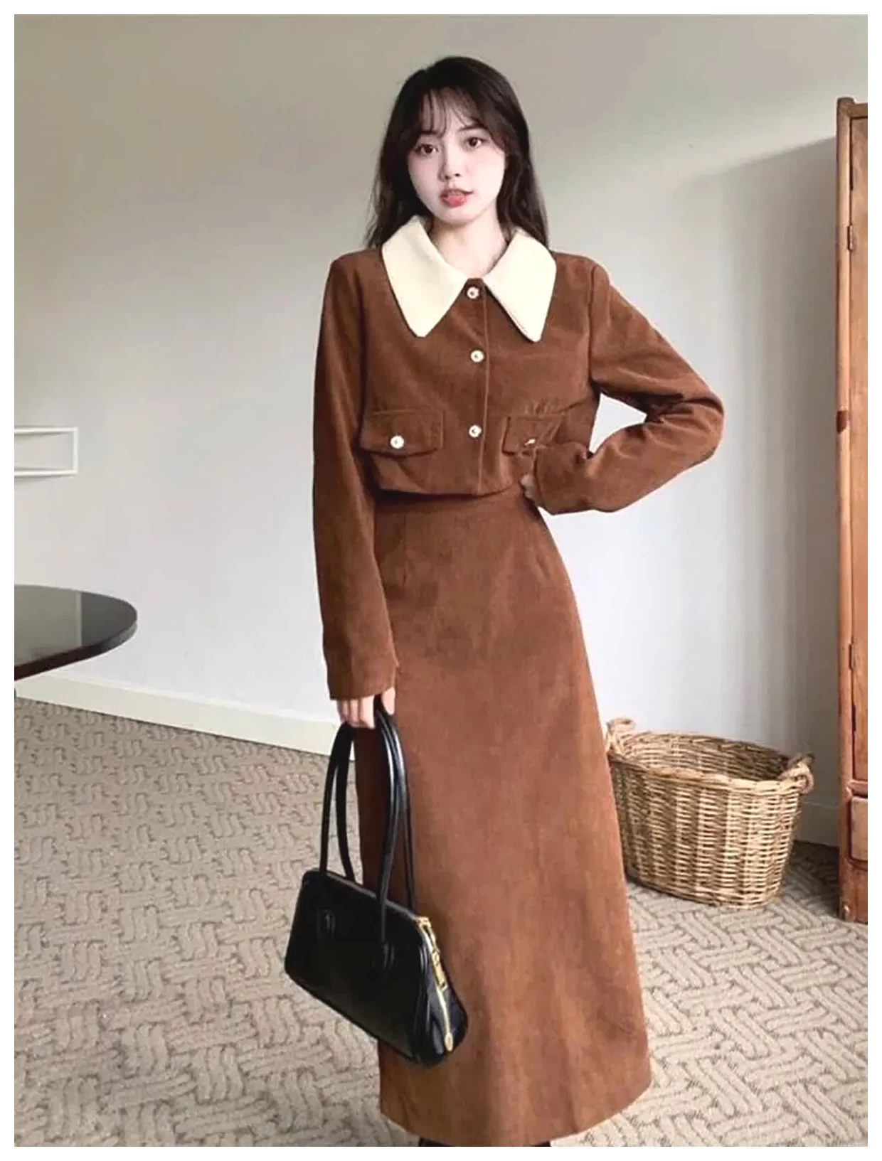 راهنمای انتخاب کت دامن: ۴ مدل زیبا و شیک برای استایل شما