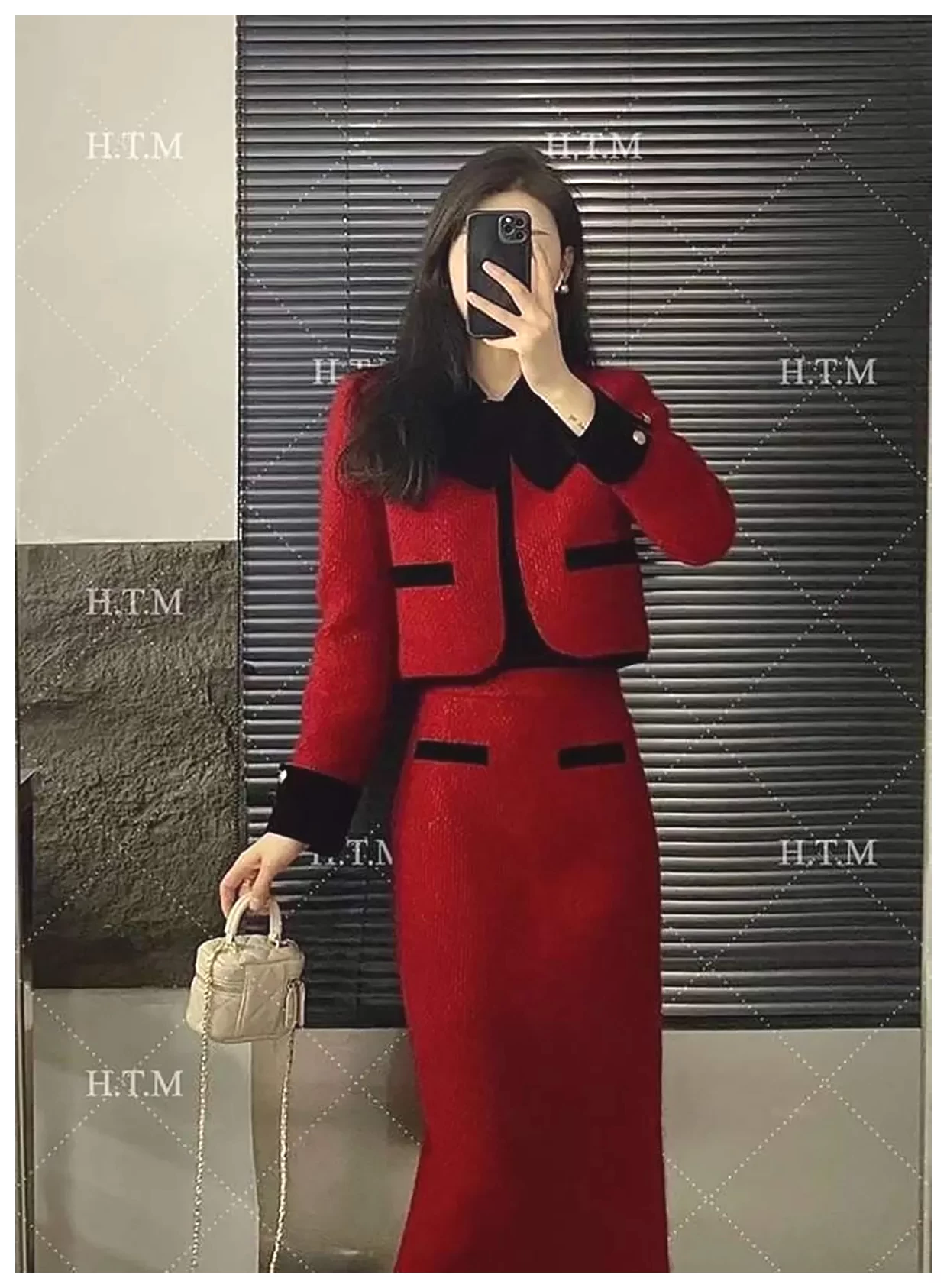 راهنمای انتخاب کت دامن: ۴ مدل زیبا و شیک برای استایل شما