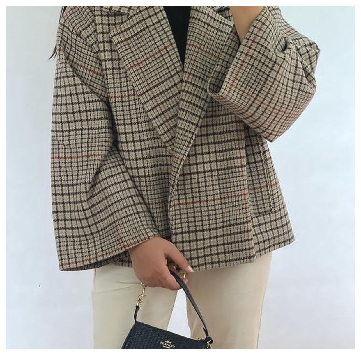 راهنمای انتخاب پالتو کوتاه: استایل و جذابیت در فصل سرد