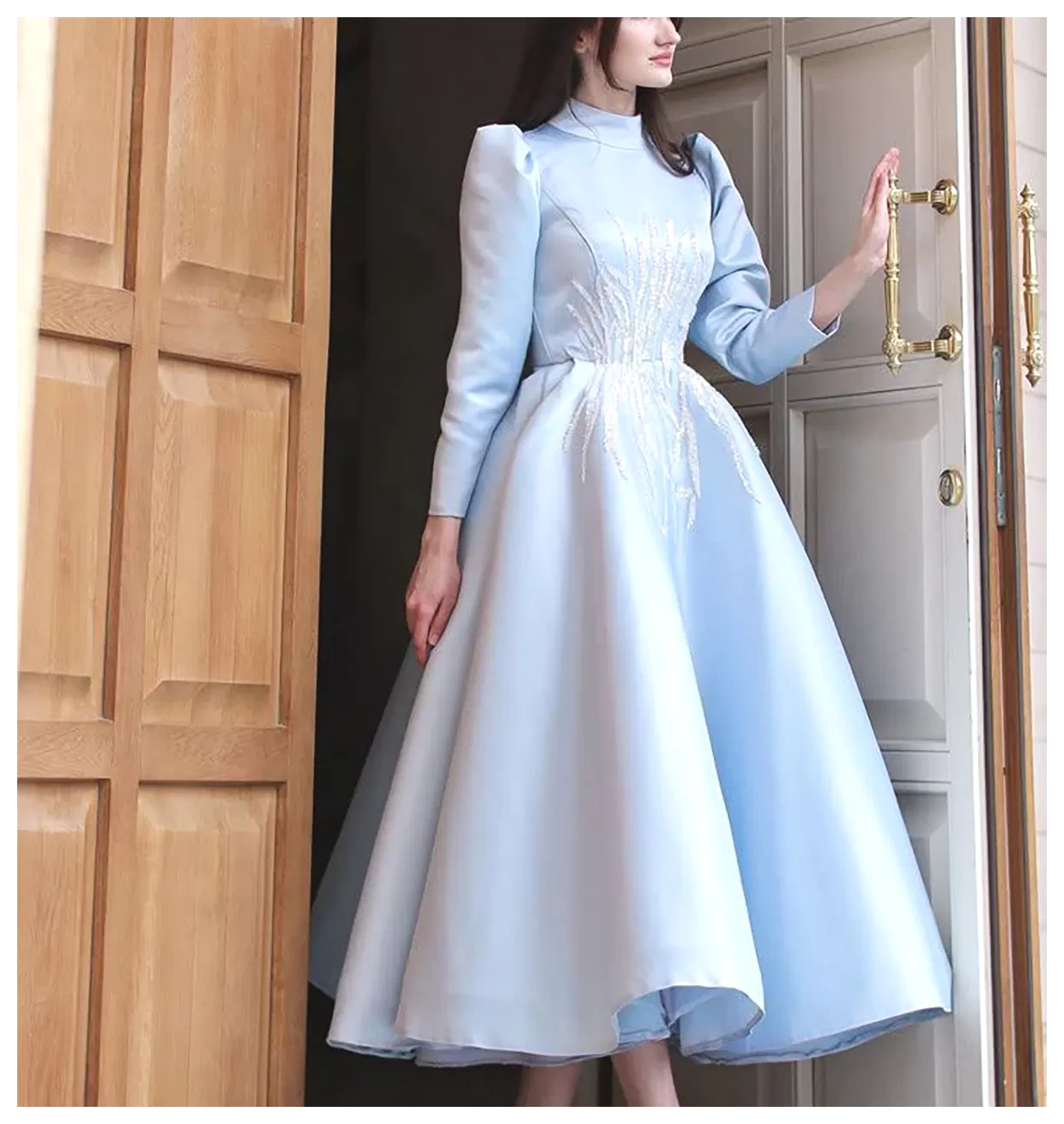 پیراهن آبی: انتخابی شیک و مدرن برای هر مناسبتی