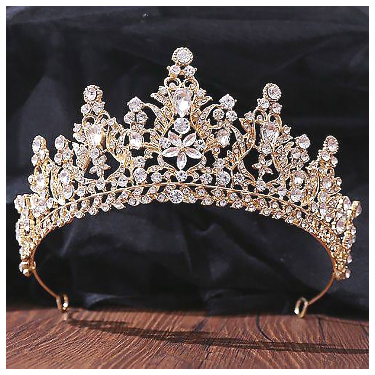 تاج عروسی: نماد زیبایی و شکوه در روز ویژه شما