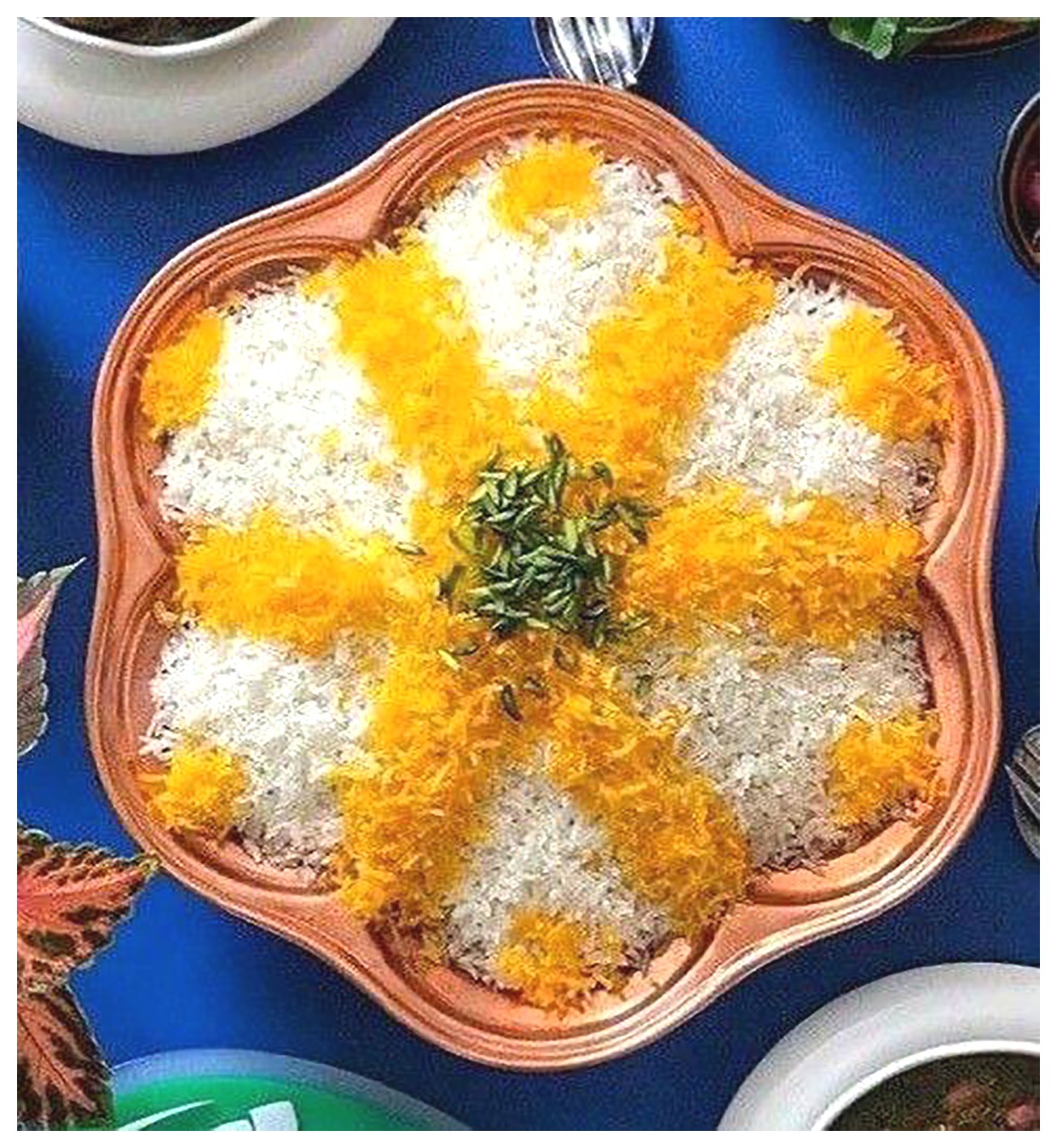 تزئین برنج مجلسی: ایده‌های زیبا و خلاقانه برای سفره‌های شما