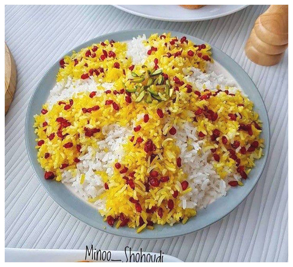 تزئین برنج مجلسی: ایده‌های زیبا و خلاقانه برای سفره‌های شما