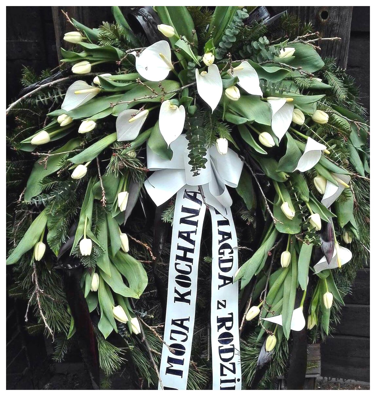 راهنمای کامل برای انتخاب تاج گل ترحیم