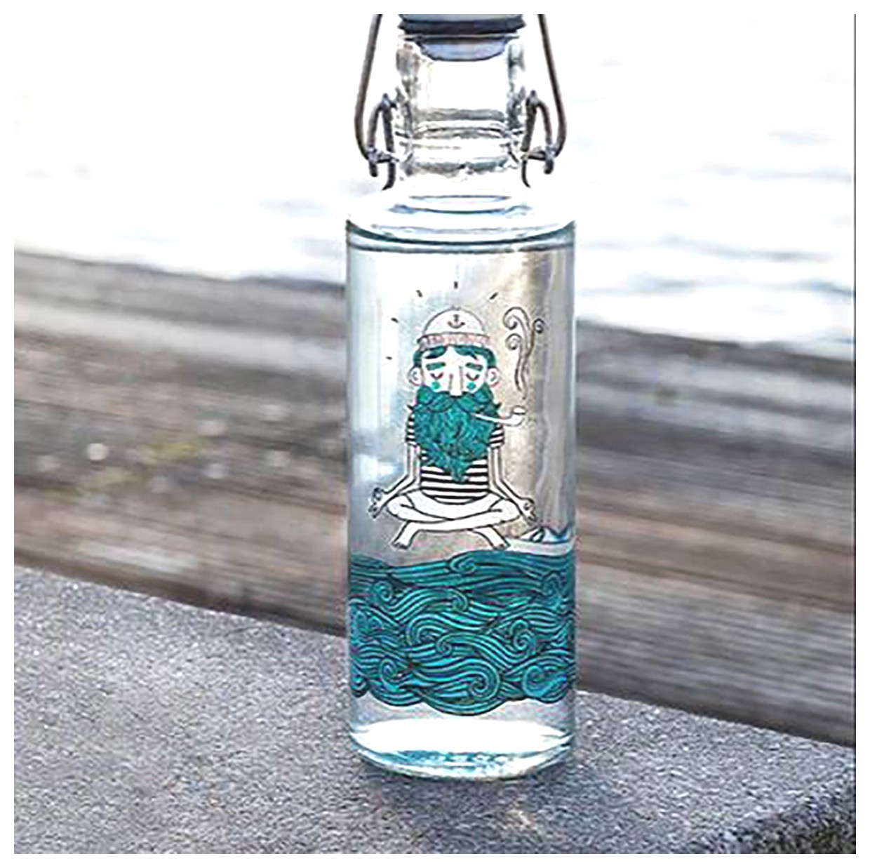 بطری آب شیشهای: انتخابی سالم و زیبا برای نوشیدنیهای شما